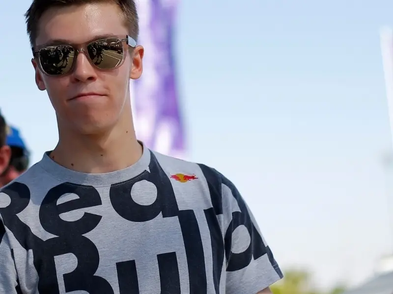 10226666666666666x767 origin 0x0 daniil kvyat