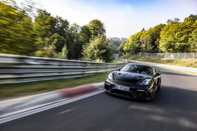 11 porsche718caymangt4rs13