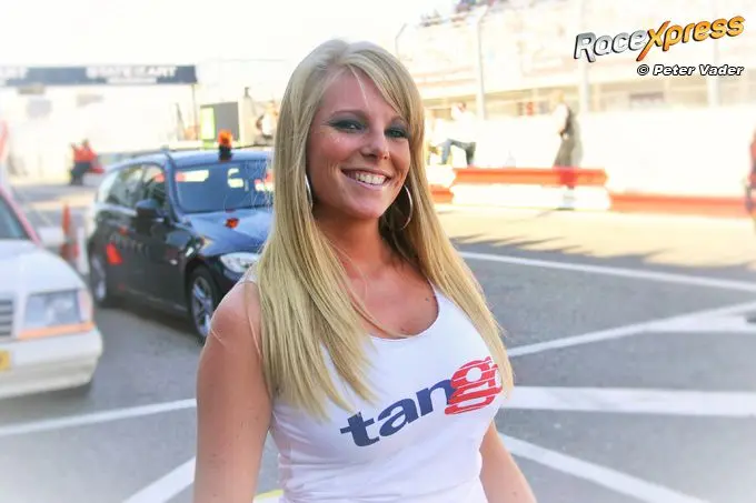 110918 blond en blij grid girl circuit zandvoort rx foto peter vader 366