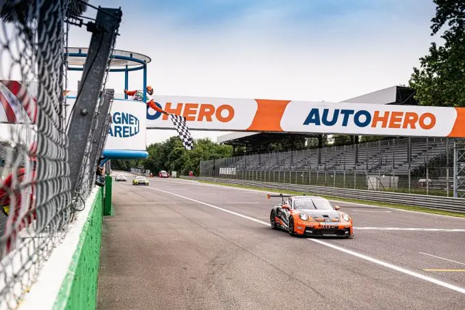 12m larry ten voorde monza 2020 start finish vlag 241656334 1874320132750101 3371842558027637919 n