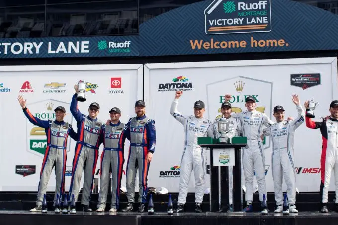 15 dubbel podium voor aston martin