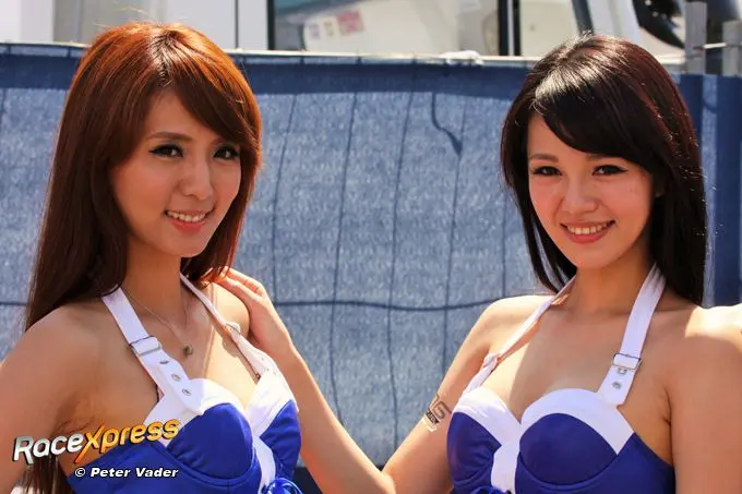 200518 img 4240 cute japanse grid girls le mans peter vader logo