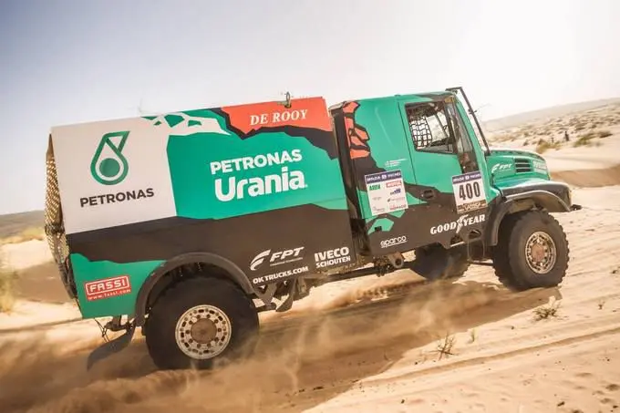 2018 africa eco race gerard de rooy iveco rx 680