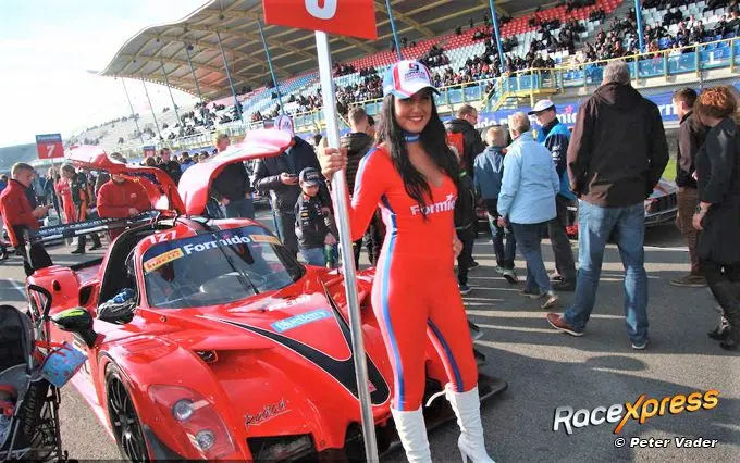 20200318 radical rood op de startgrid rx logo