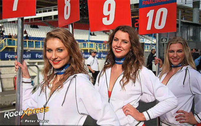 20200329 7 8 9 10 spontaan rijtje grid girls abe9a1b22eb7e823623ea9a9c224efdca 4 rx logo
