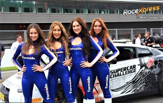 20200417 grid girls at supercar challenge spa rx logo