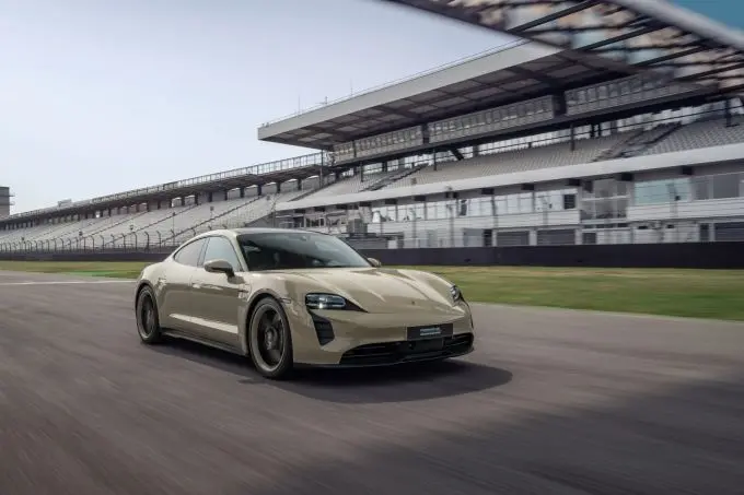 20220520 porsche hockenheim 90 jaar 1 tis 1626 rgb min 1794