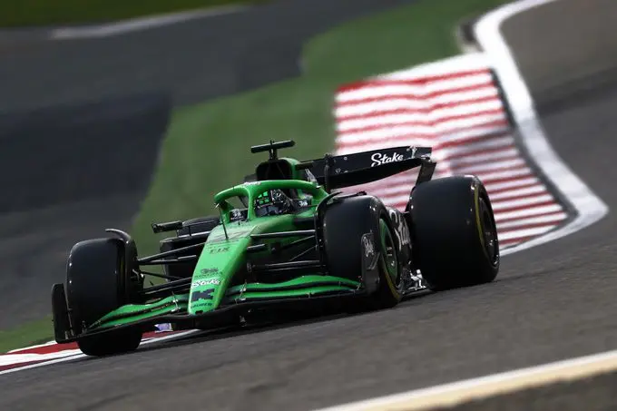 2025 pre season testing friday