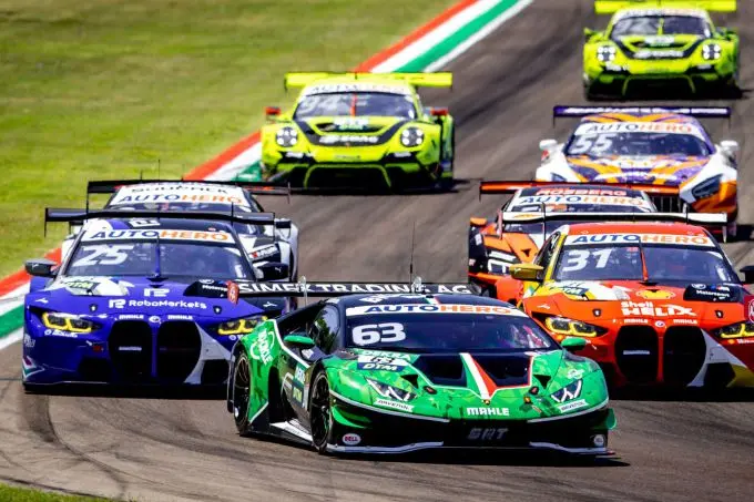 22m dtm nurburgring powered by mercedes amg mirko bortolotti in de nr63 lamborghini start als koploper d12c3ca0 c420 83df 7557 9fabf791908f