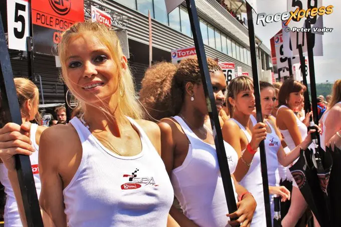 230718 drukte grid girls spa 969 rx foto peter vader