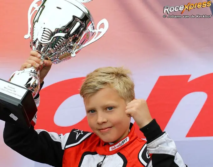 24 mini donato giovine podium nummer 1 bij nk ft7q4049