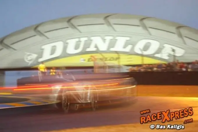 24h le mans by night