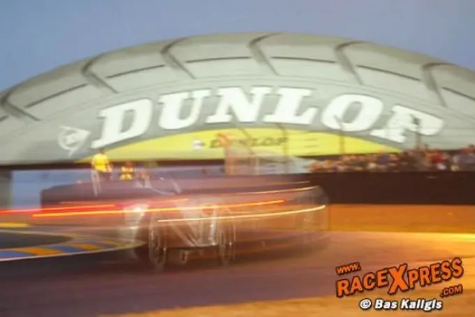 24h le mans by night
