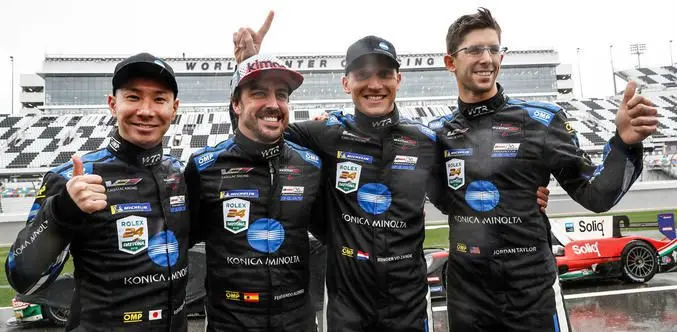 24h of daytona winners podium kabayashi alonso taylor en van der zande