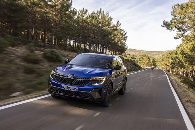 25 rijden met de volledig nieuwe renault austral de nouvelle vague tech suv scaled