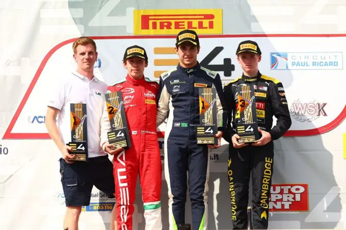 3 00 podium 104 x5