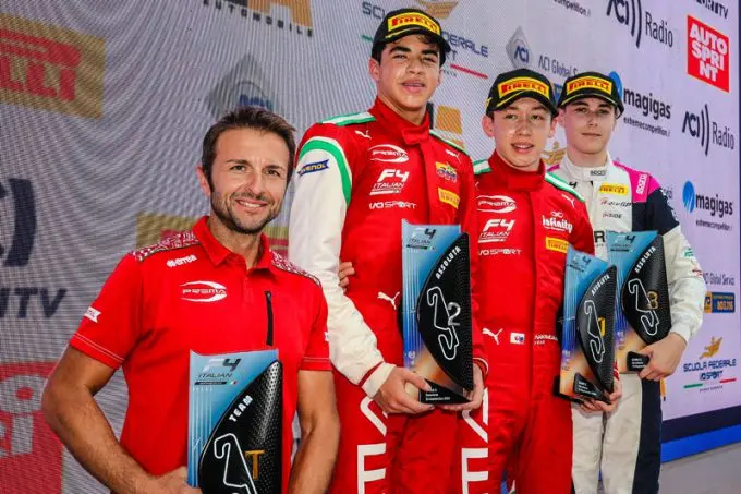 300 podium g1 3 4k
