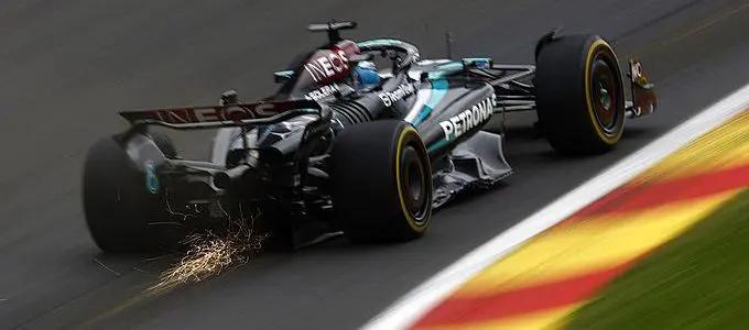 300 verliest george russell zijn overrwinning in spa