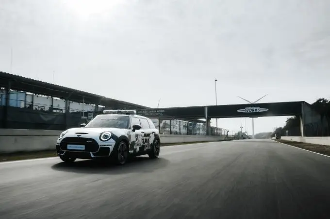306 pk sterke mini clubman is de nieuwe safety car van circuit zolder