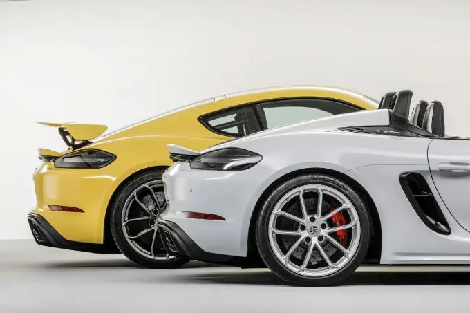 718 spyder en cayman achterkant680x453