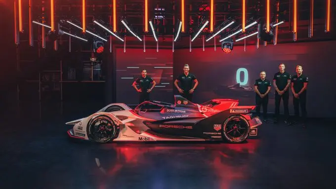 99x 1 680x383 3497617 neel jani andreacute lotterer pascal zurlinden amiel lindesay carlo wiggers l r porsche 99x electric 2019 porsche ag 990324