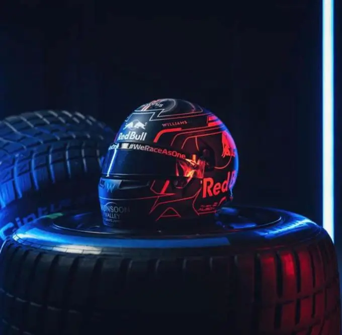 alex albon helm 2022 273901244 502167874604967 1484477188272257454 n