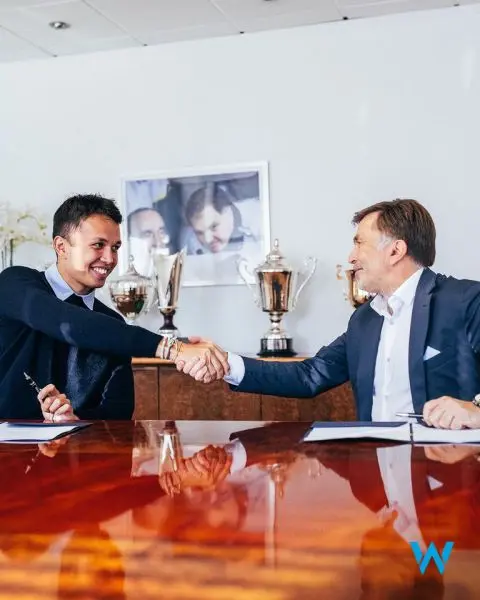 alex albon tekent bij williams 241644745 4860070534056895 6965898276145627922 n