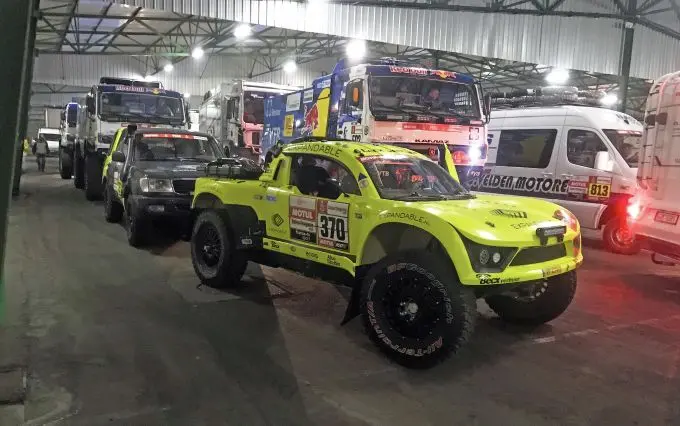 alles staat op de boot becx competition maakt zich klaar voor dakar