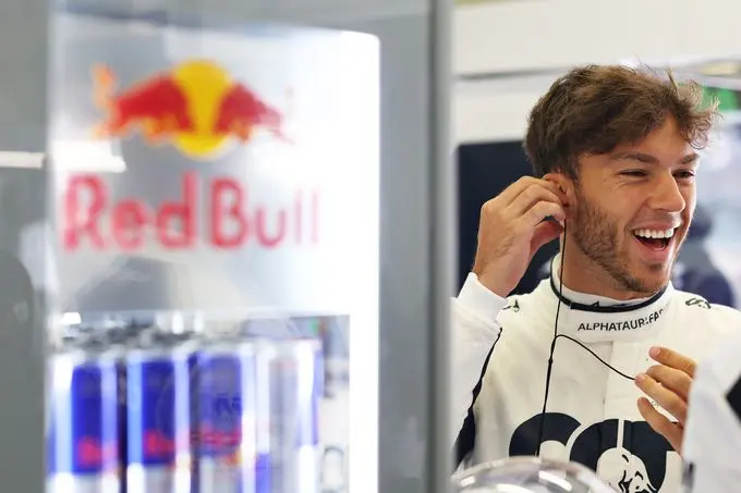 als max verstappen of sergio perez uitval is pierre gasly de invaller