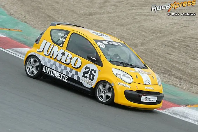 antoinette de jong in actie rx 680 c012457a