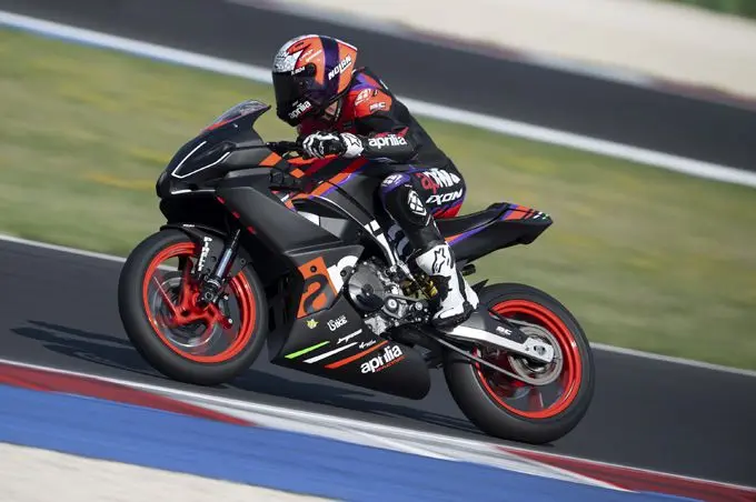 apriliars457trofeo 00