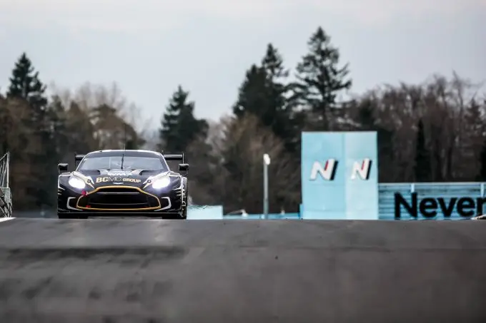 aston martin bmc group walkenhorst motorsport d l0154