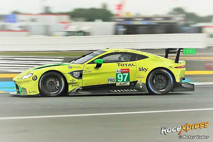 aston martin linker zijkant 24h le mans 2018 680x453 wit kader verscherpt img 8713 rx foto peter vader