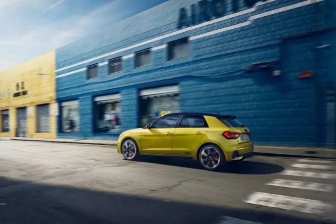 audi a1 sportback met sport quattro looks