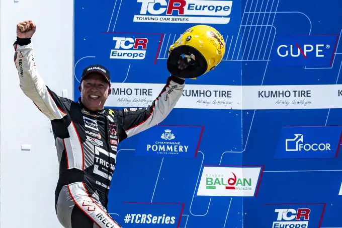 audi rs3 lms tricorp paul ricard tcr europe podium jump