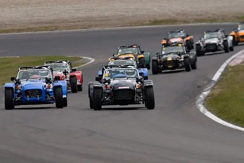 autovisie caterham academy rx 500