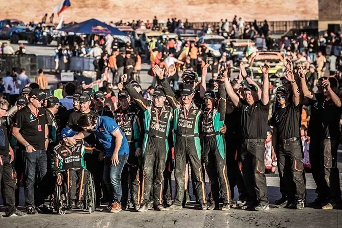 becx competion goed gefinisht in de dakar 2020