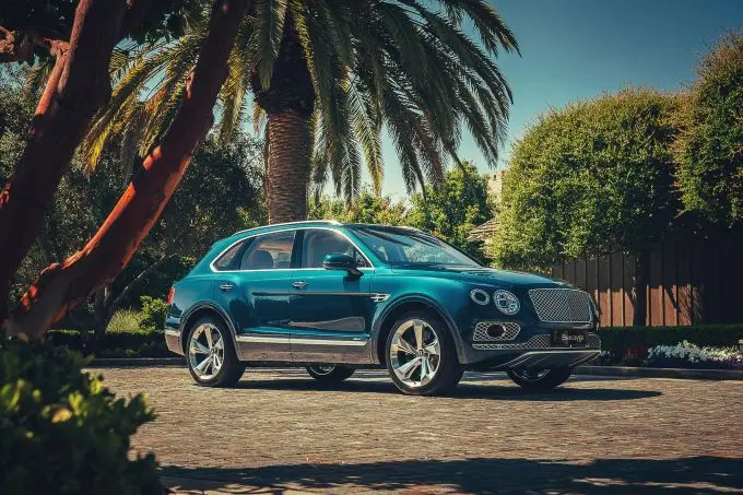 bentley bentayga hybrid 1