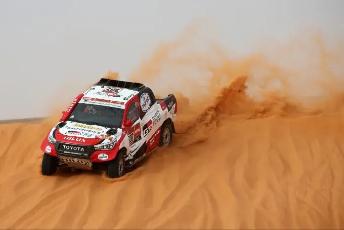 bernhard ten brinke hervindt topvorm in bloedsnelle dakar etappe