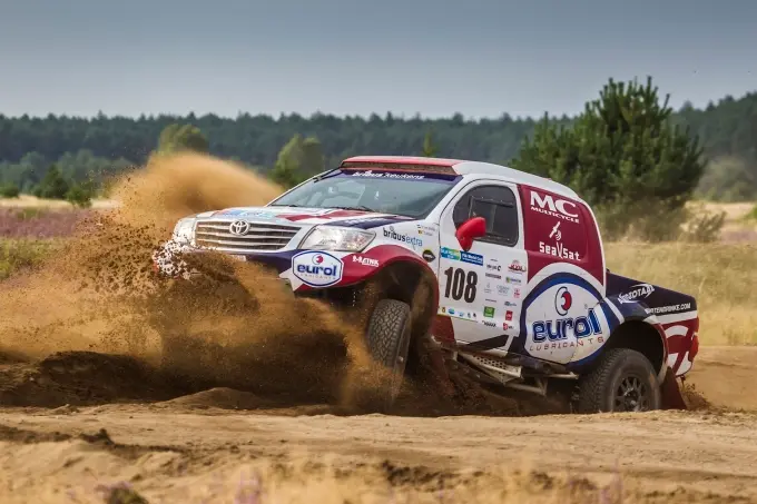 bernhard ten brinke treft wereldtop in loodzware mini dakar 2