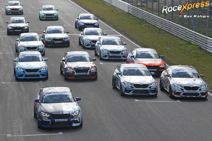 bmw m2 cup start race 2 rx 680 imgl2004