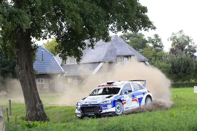 bob de jong rallying bob de jong en kees hagman met de hyundai i20 r5 in de eurol hellendoorn rally 180915