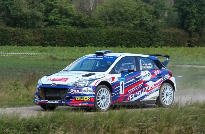 bob de jong rallying bob de jong en navigator erik de wild zetten de puntjes op de i in de rally van kasterlee 220828