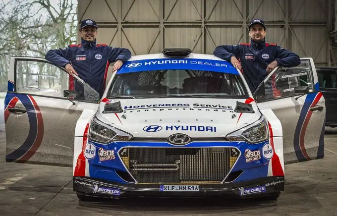 bob de jong rallying bob de jong rechts en bjorn degandt gaan met hun hyundai i20 r5 op jacht naar de titel 190309