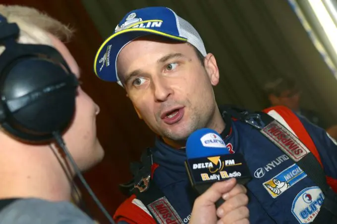 bob de jong rallying bob de jong staat de lokale media in hellendoorn te woord 220908