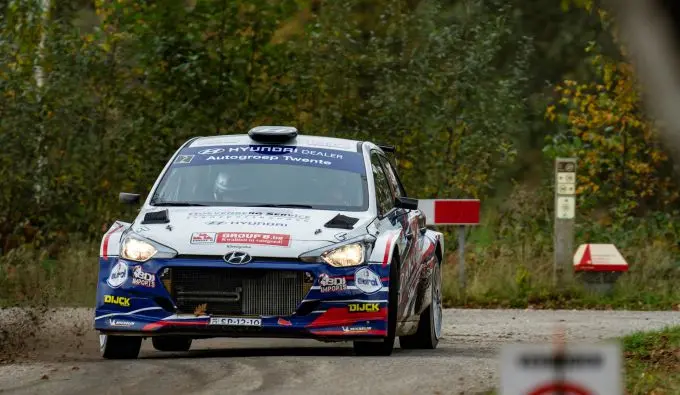 bob de jong rallying in spectaculaire stijl reden bob de jong en erik de wild naar de tweede plaats in de twente rally 211031
