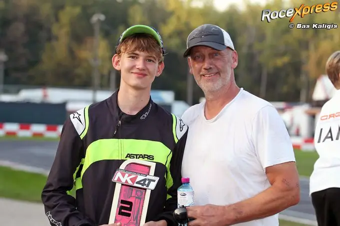 bram plomp en vader monteur arjan plomp p2 op de baan waar michael schumacher ooit begon