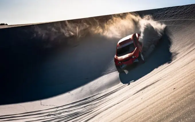 brxhasdesignedandbuiltabespokedakarrallyt1car jpg 312461 low