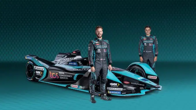 car and drivers hero asset 1920x1080 v2 nl