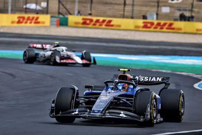carlos sainz china
